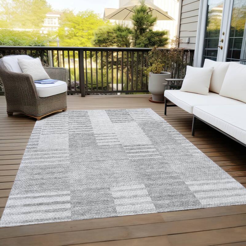 Machine Washable Indoor/ Outdoor Chantille Contemporary Geometric Rug
