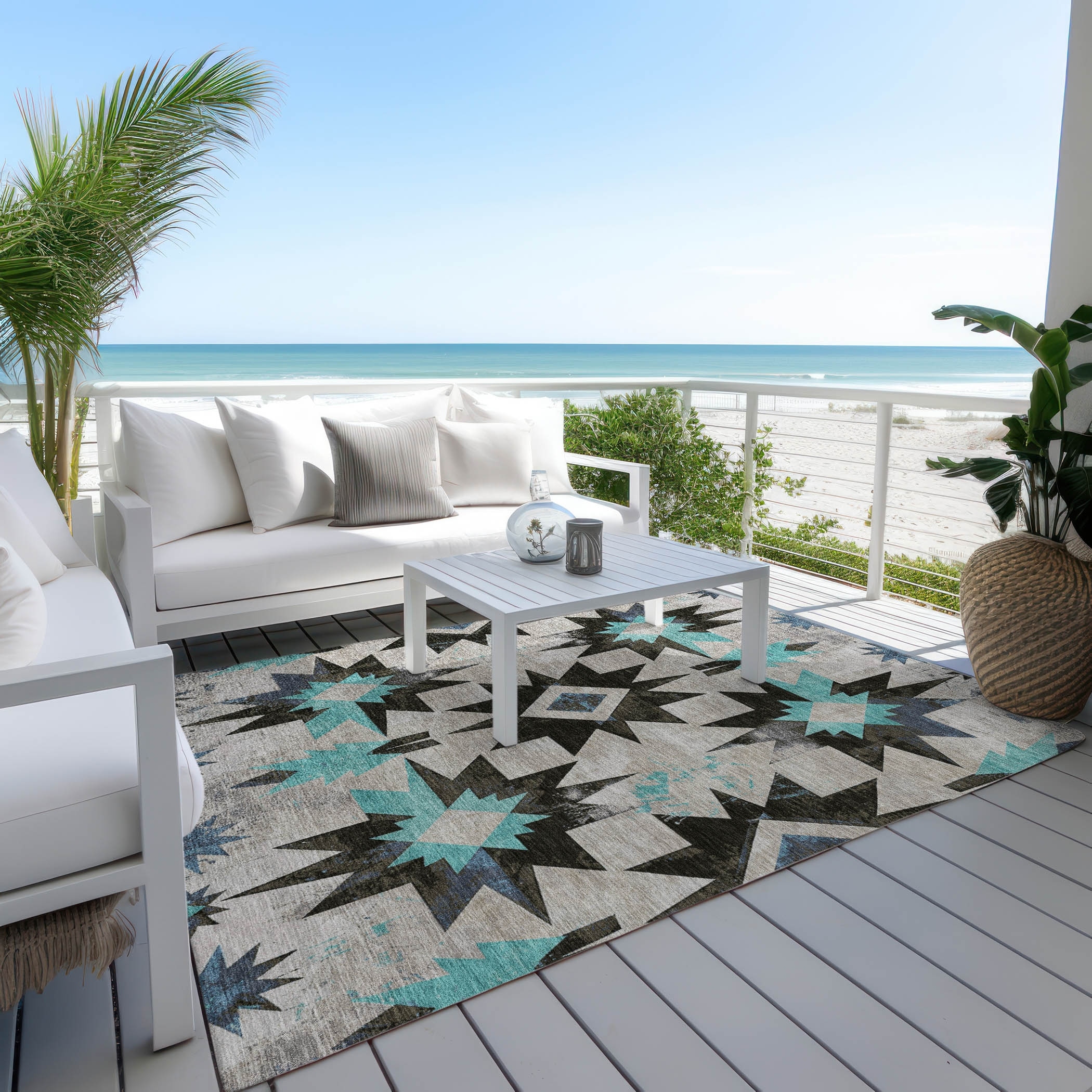 Machine Washable Indoor/ Outdoor Modern Medallion Chantille Rug