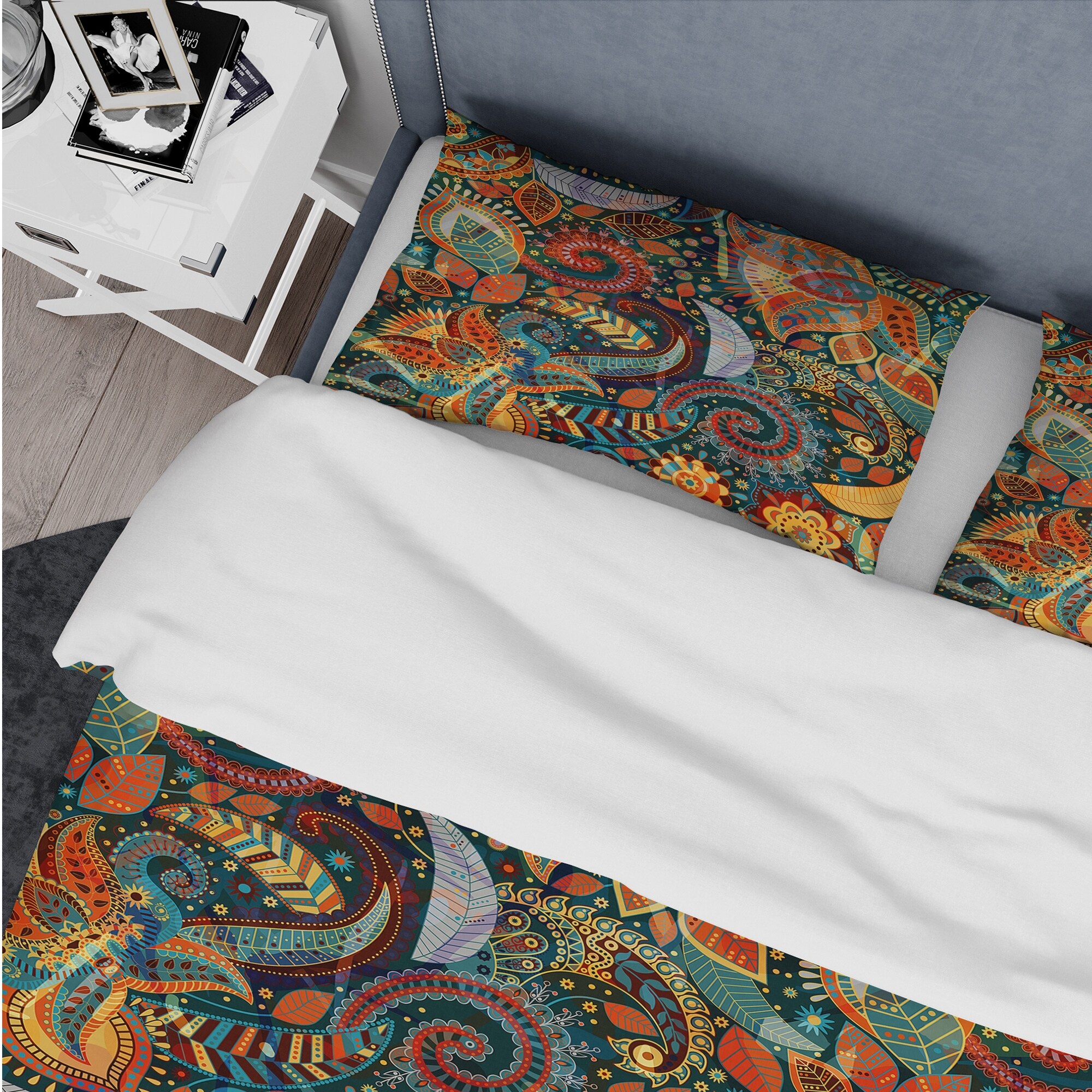 Designart 'Traditional 2024 Asian Elements Paisley' Bohemian & Eclectic Bedding Set