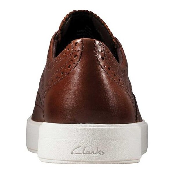 clarks mens wingtip shoes