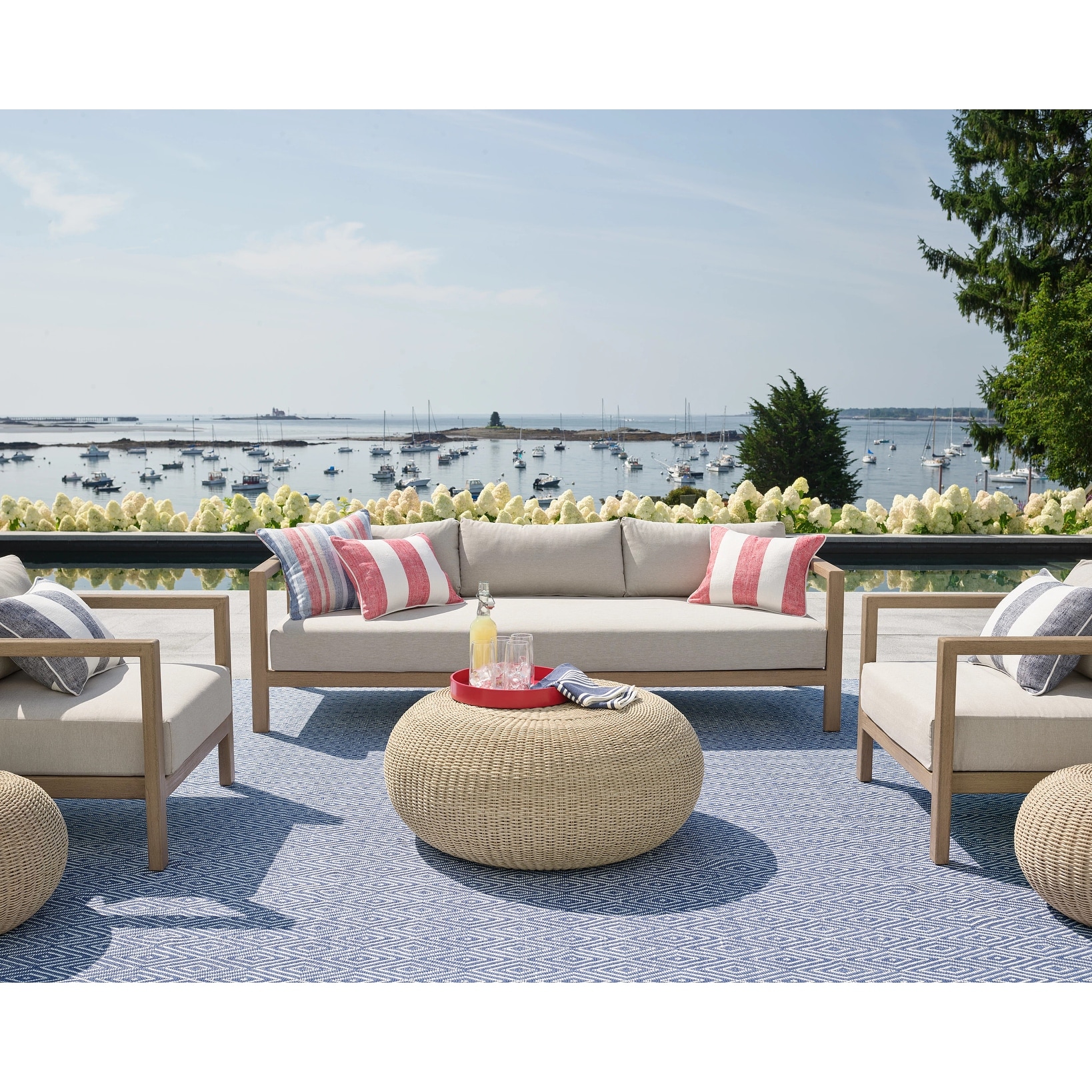 Dash & Albert Diamond Handwoven Indoor/Outdoor Rug