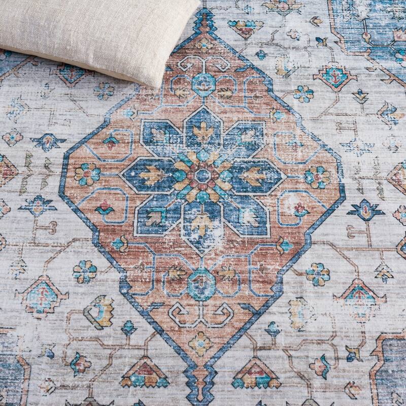 SAFAVIEH Arizona Teklia Machine Washable & Slip Resistant Rug