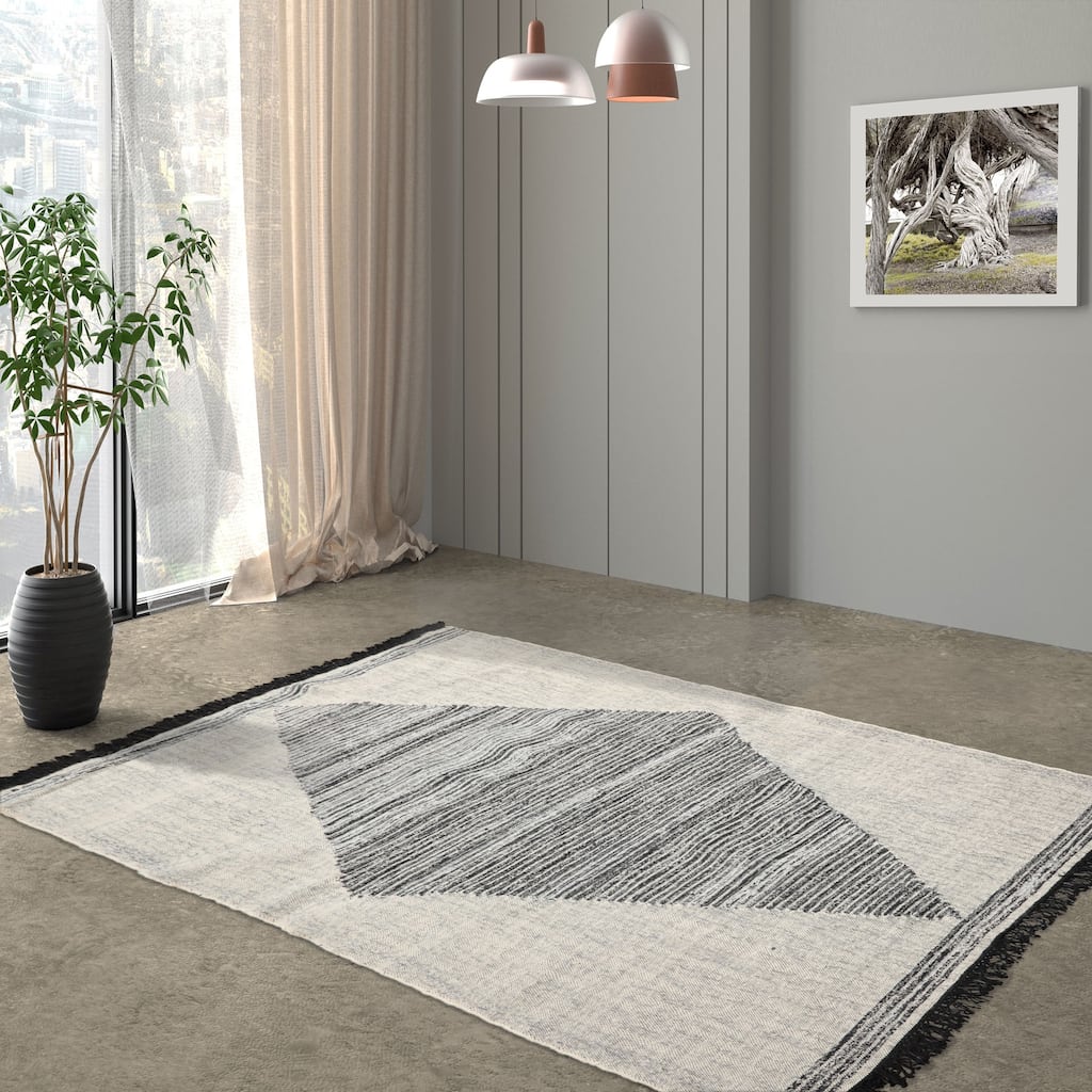 LoomBloom Hand-Woven Ivory Geometric Kilim 100% Wool Oriental Area Rug - 5' 3'' x 7' 7''