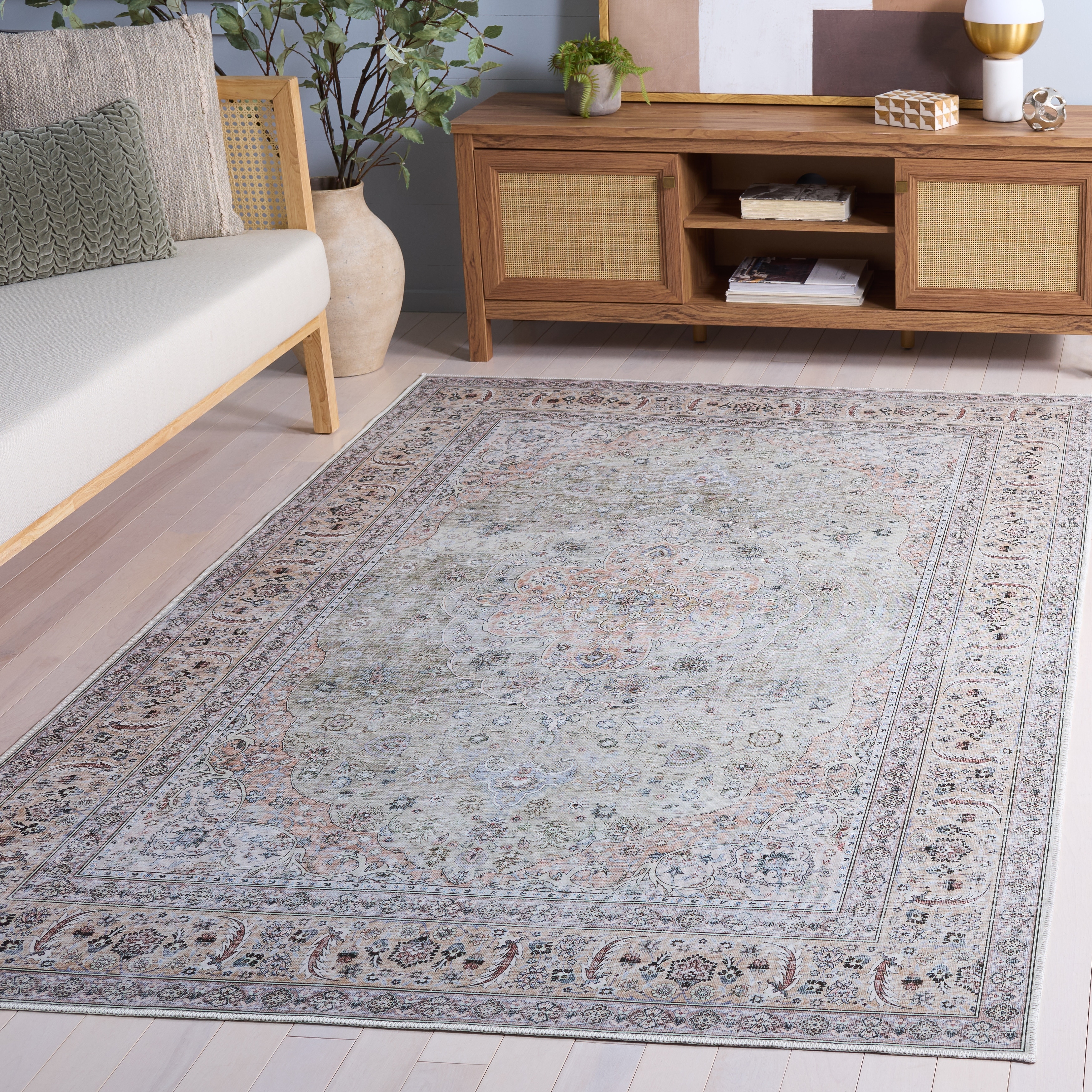 SAFAVIEH Arizona Polyxeni Machine Washable & Slip Resistant Rug