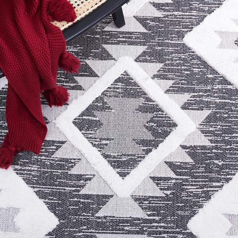 SAFAVIEH Augustine Effrosyni Moroccan Boho Tribal Rug
