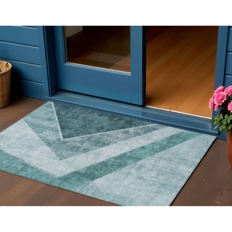 HomeRoots Geometric Transitional Rectangle Outdoor Rug - 3' x 5'