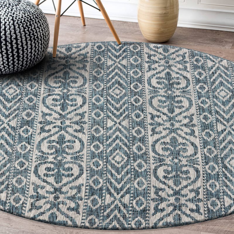 Sevita Entwined Ikat Geometric Indoor/Outdoor Rug