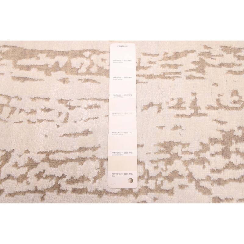 ECARPETGALLERY Hand-knotted Legacy Ivory, Silver Silk, Wool Rug - 2'6 x 12'3