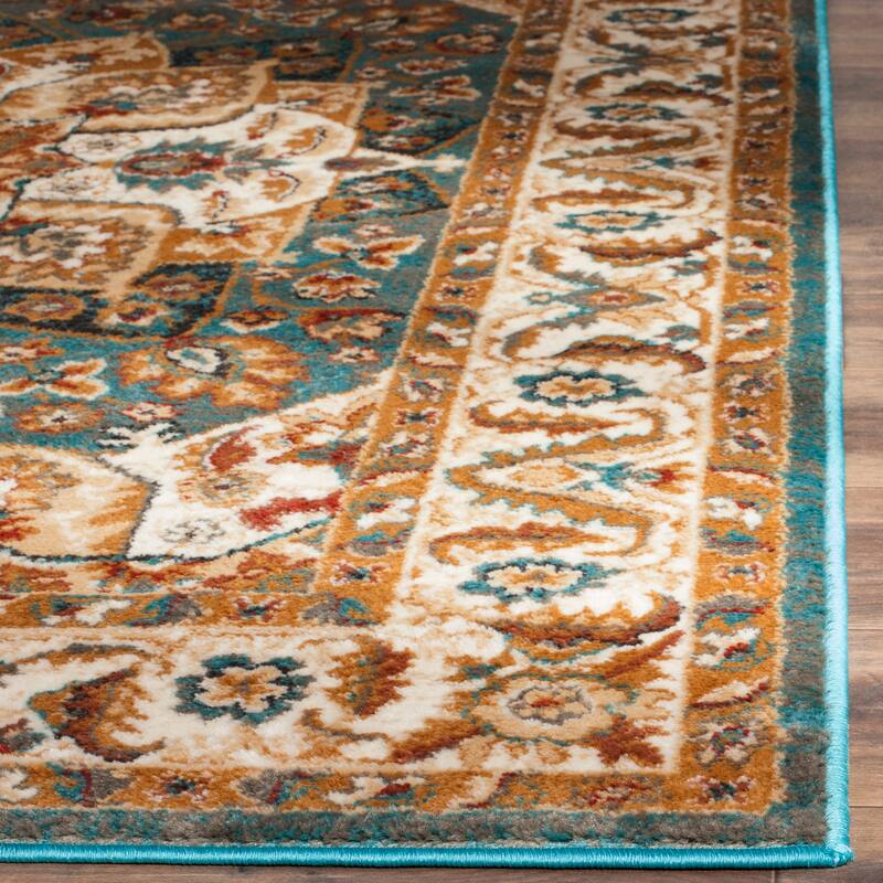 SAFAVIEH Summit Soini Traditional Oriental Rug