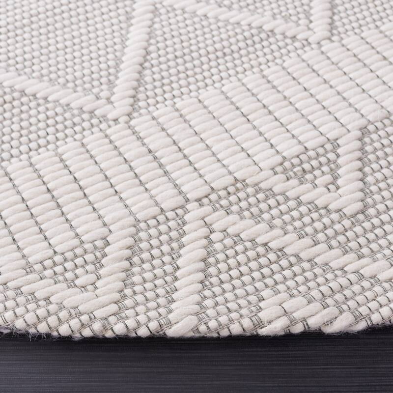 SAFAVIEH Handmade Marbella Nutan Boho Wool Rug