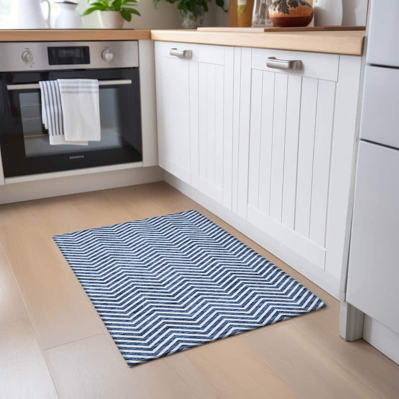 Machine Washable Indoor/ Outdoor Chantille Chevron Stripe Rug