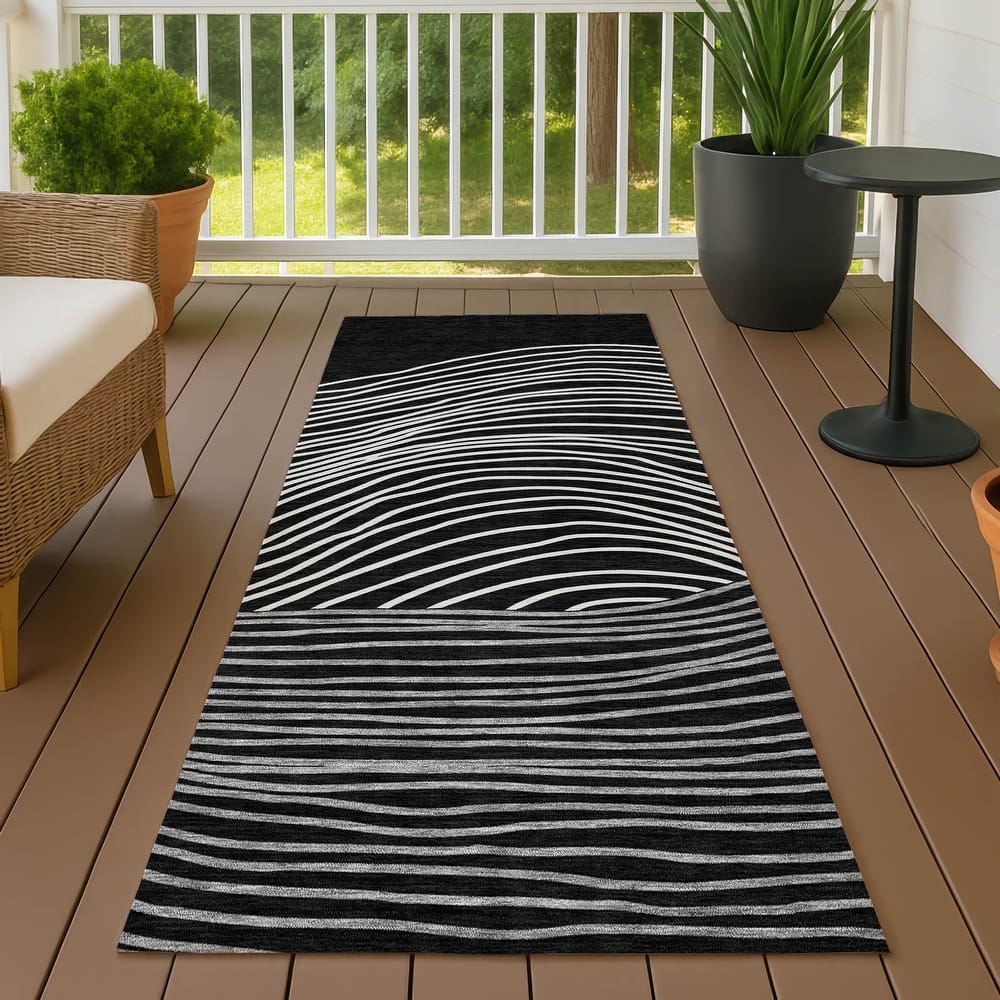Machine Washable Indoor/ Outdoor Modern Arches Chantille Rug