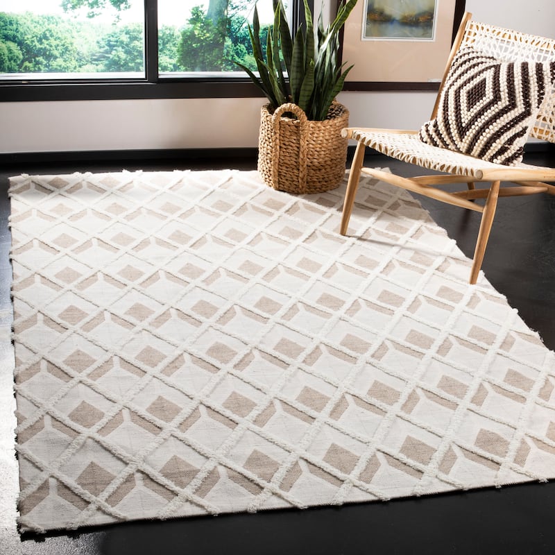 SAFAVIEH Handmade Marbella Sevastia Modern Polyester Rug - 5' x 8' - Beige/Ivory