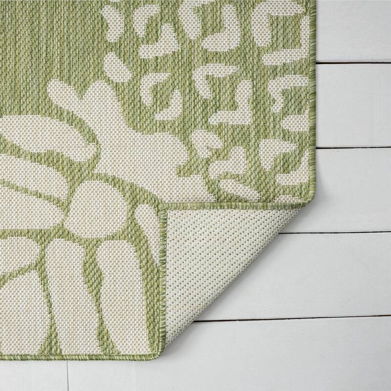 Sevita Isola Tropical Pineapple Green/Ivory Indoor/Outdoor Area Rug