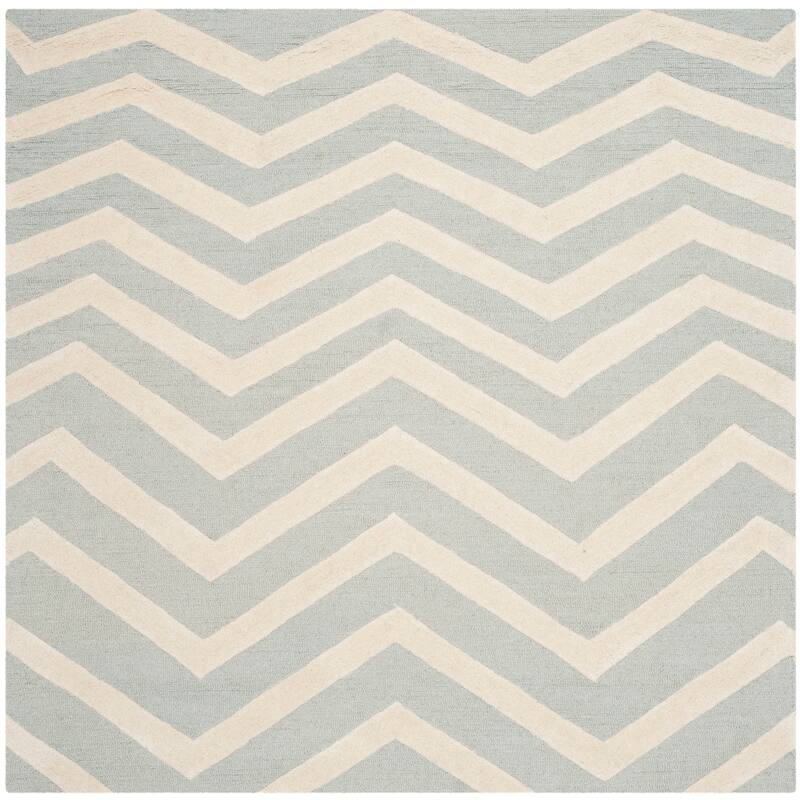 SAFAVIEH Handmade Cambridge Terttu Chevron Wool Rug - 6' Square - Grey/Ivory