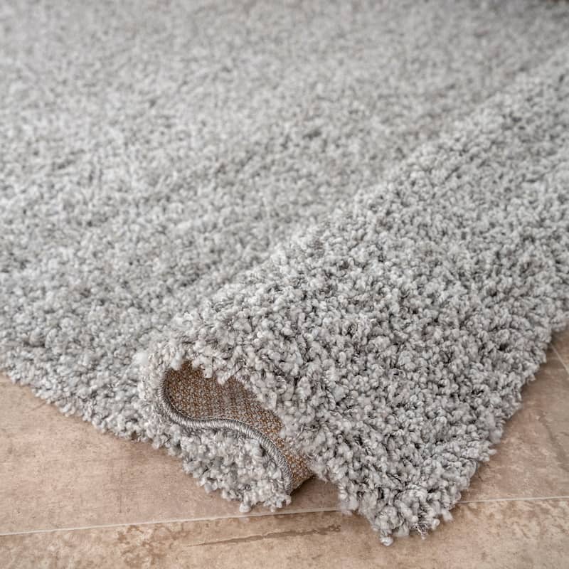 Nuloom Gwenyth Solid Shag Area Rug