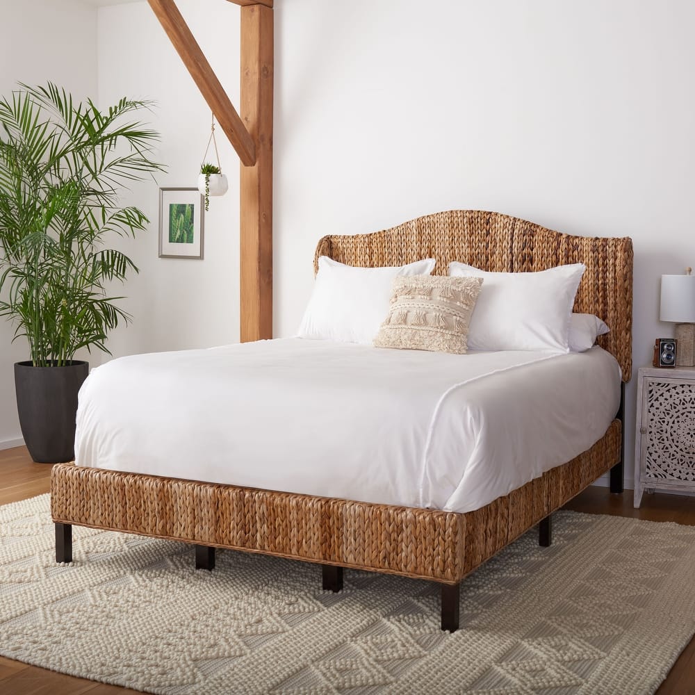 SAFAVIEH Regine Coastal Rattan Bed