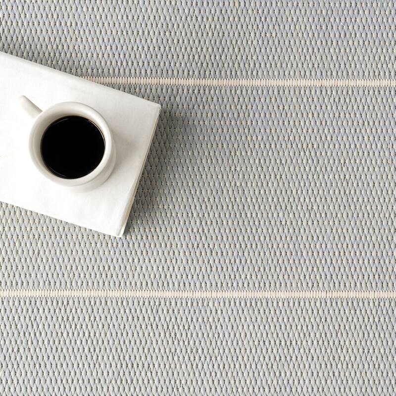 Nuloom Sharyl Modern Striped Indoor/Outdoor Area Rug