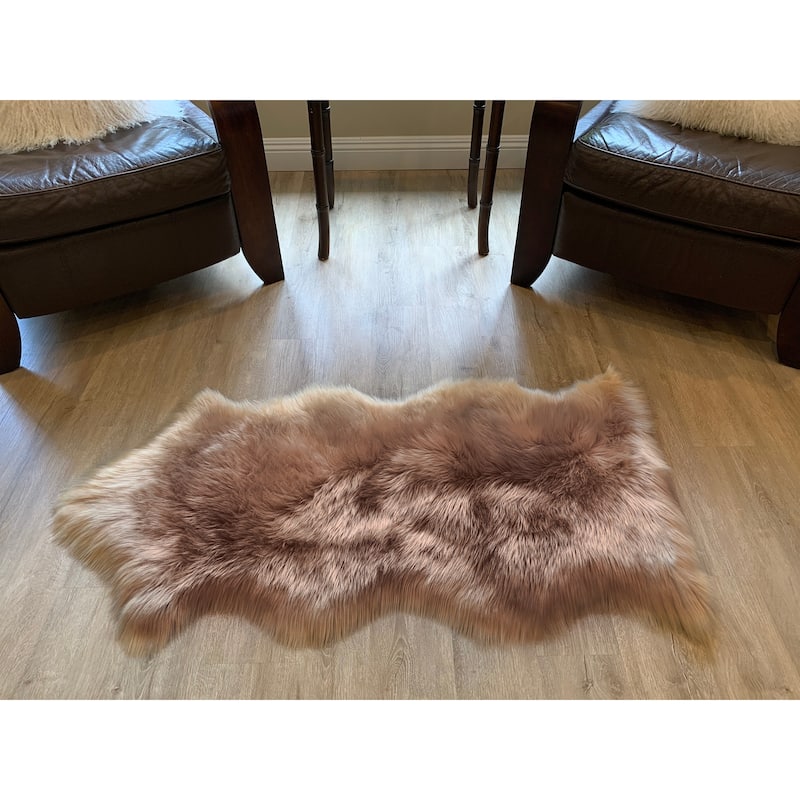 Highland Select Natural Long Wool Sheepskin 1-1/2 Pelt Shag Rug - 2' x 4'