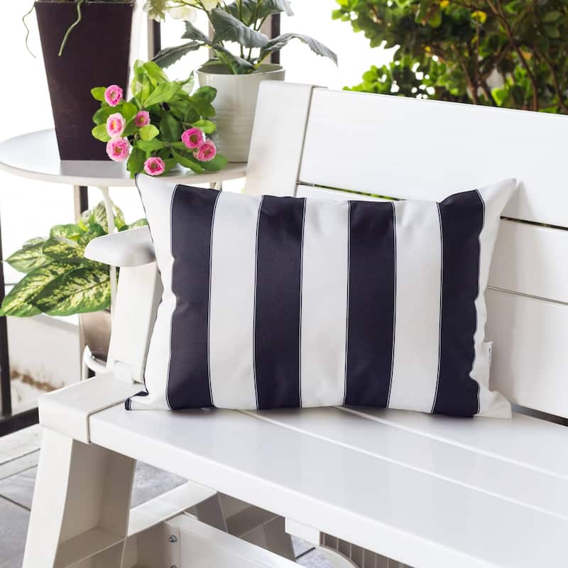 Modern Minimalist Horizon Stripe Pillow