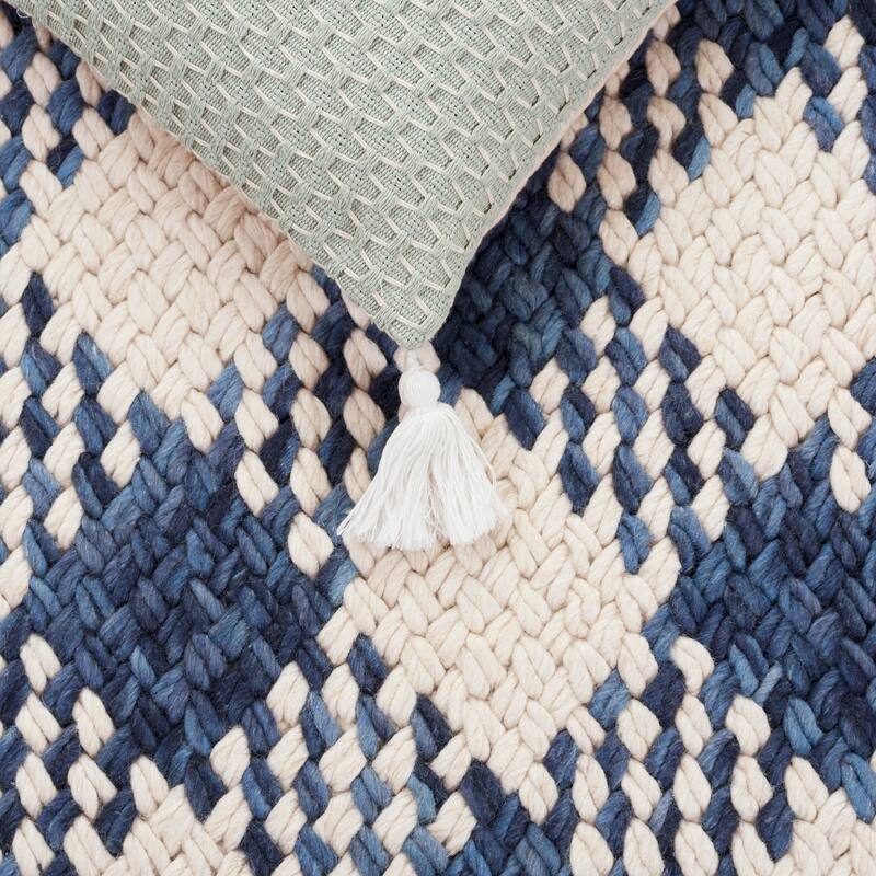 SAFAVIEH Handmade Natural Fiber Couture Heriona Wool Rug