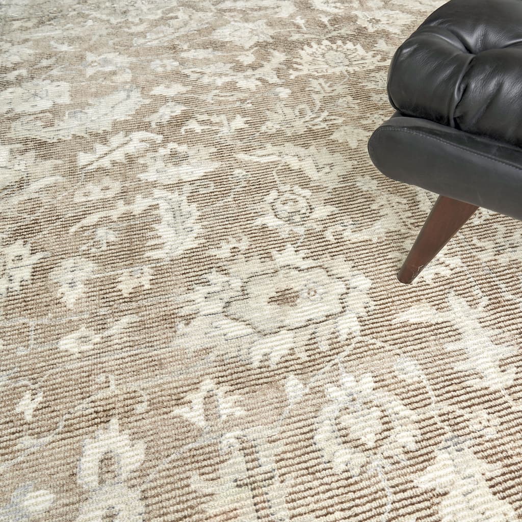 EXQUISITE RUGS Tuscany Hand-loomed Wool/Bamboo Silk Brown Area Rug.