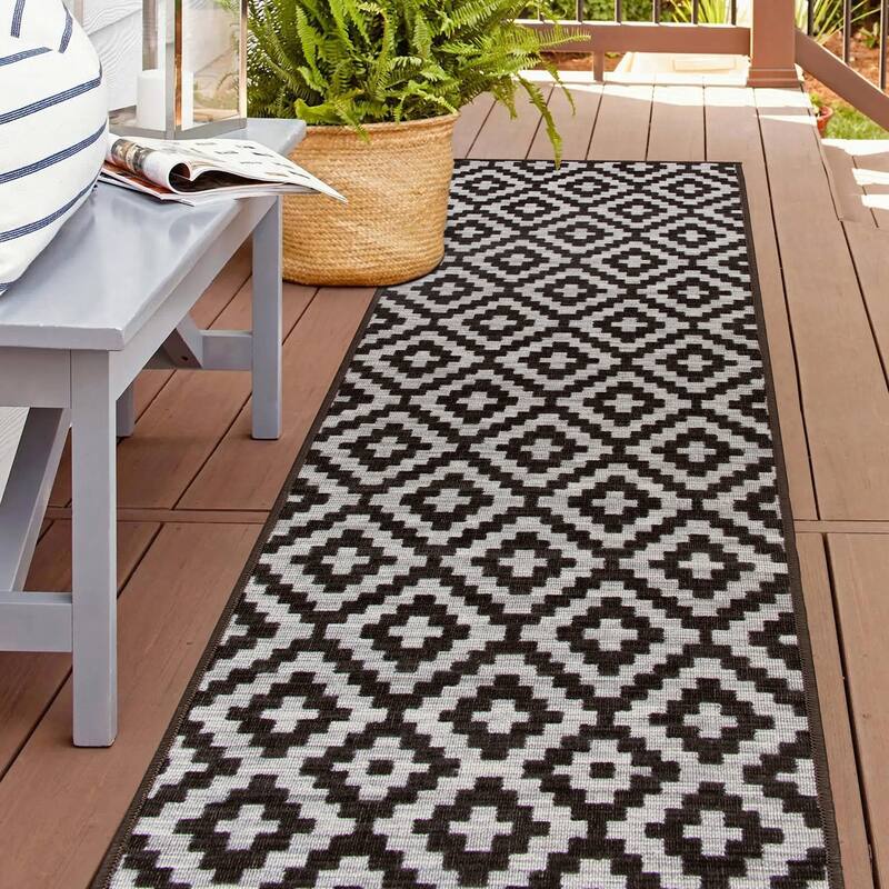 Contemporary Geometric Trellis Indoor/Outdoor Area Rug - 2'x7' Runner - Gray