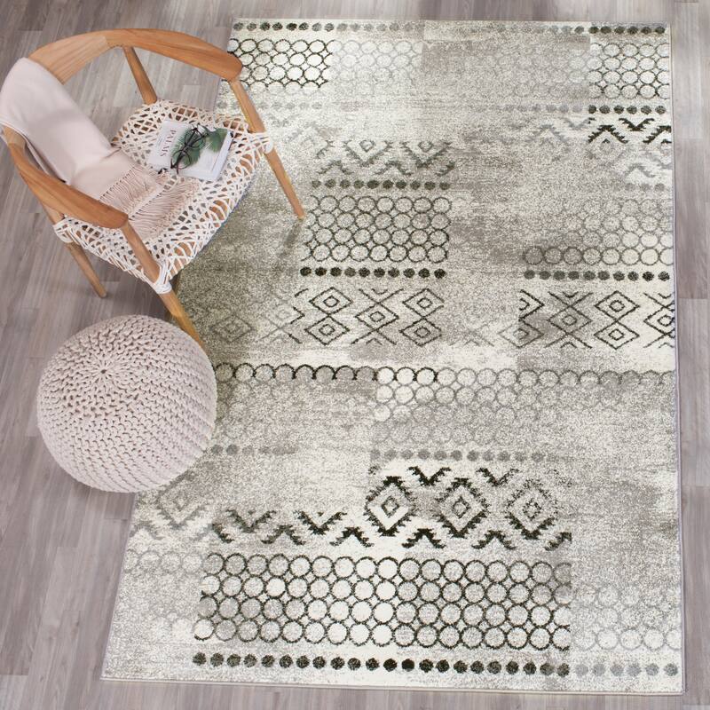 SAFAVIEH Evoke Bridgette Distressed Vintage Boho Rug - 8'6" x 12' - Cream/Dark Grey - Rectangle