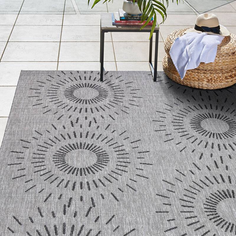 Gertmenian Savara Global Geometric Polypropylene Indoor Outdoor Performance Flatweave Area Rug Collection