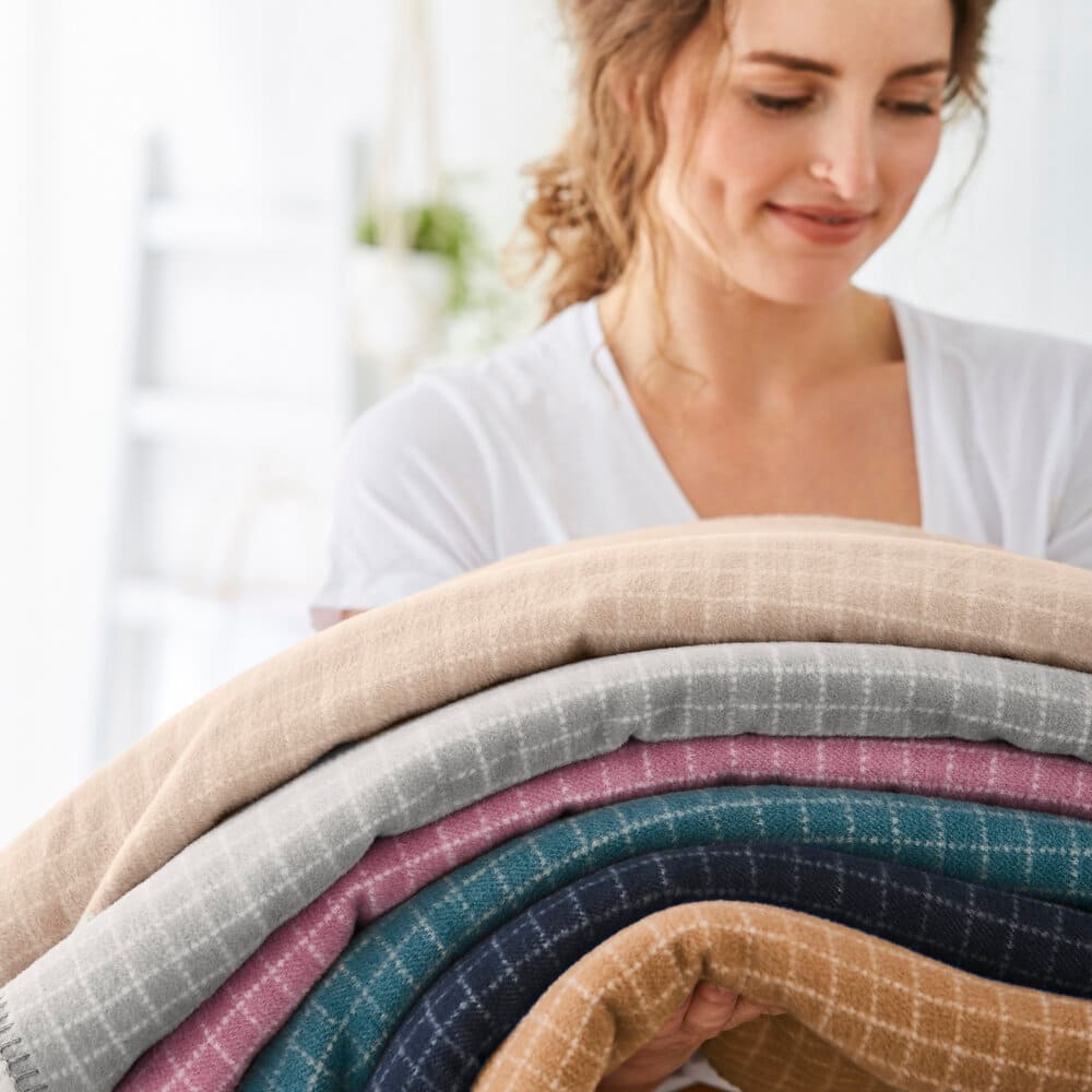 IBENA Manhattan Fine Grid Pure Cotton Throw