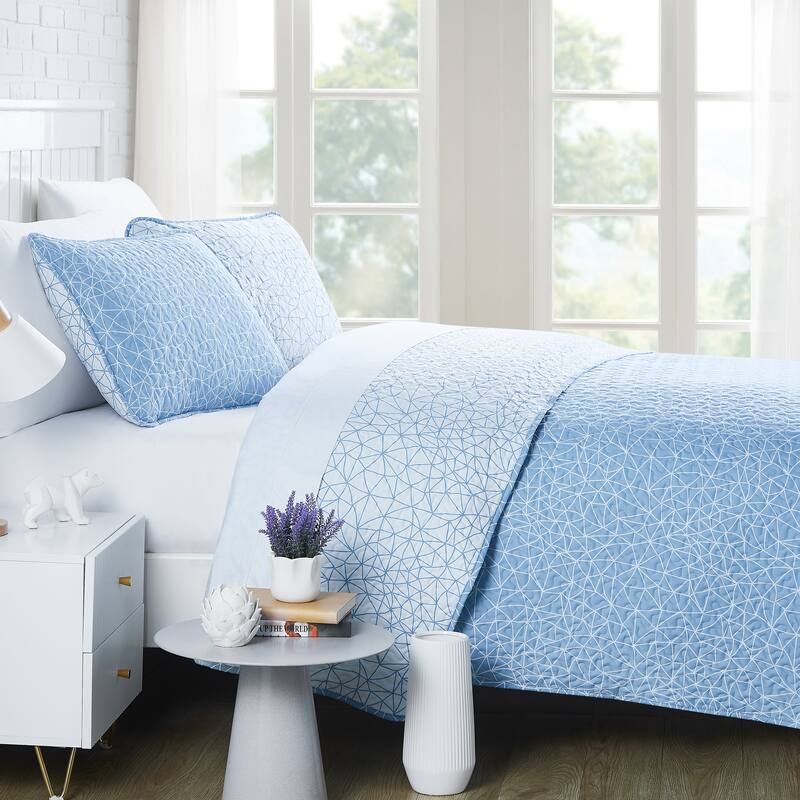 Geometric Maze Quilt and Sham Set - Blue - King - Cal King