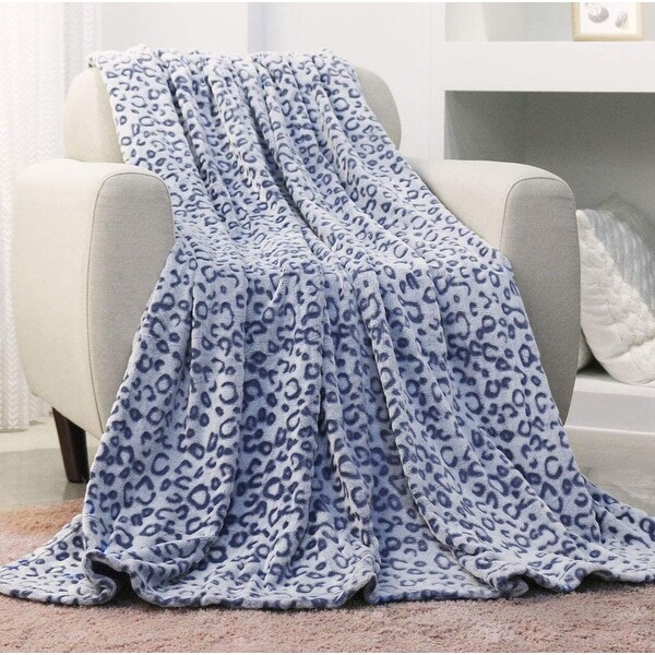 INNOVAZE Flannel Fleece Throw Blanket, Lightweight Cozy Plush Microfiber Bedspreads for Adults,Blue. Opens flyout.