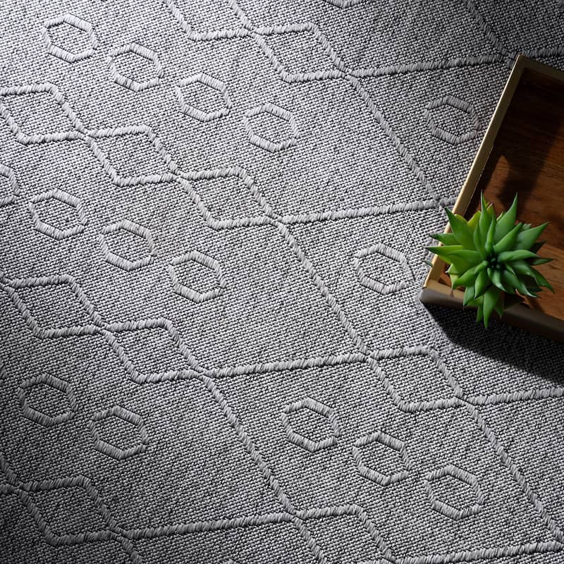 Alameda Solid Color Geometric Machine Washable Indoor Area Rug