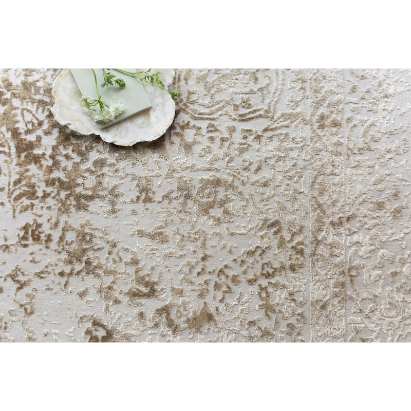 Alexander Home Mason Distressed Traditional Persian Rug