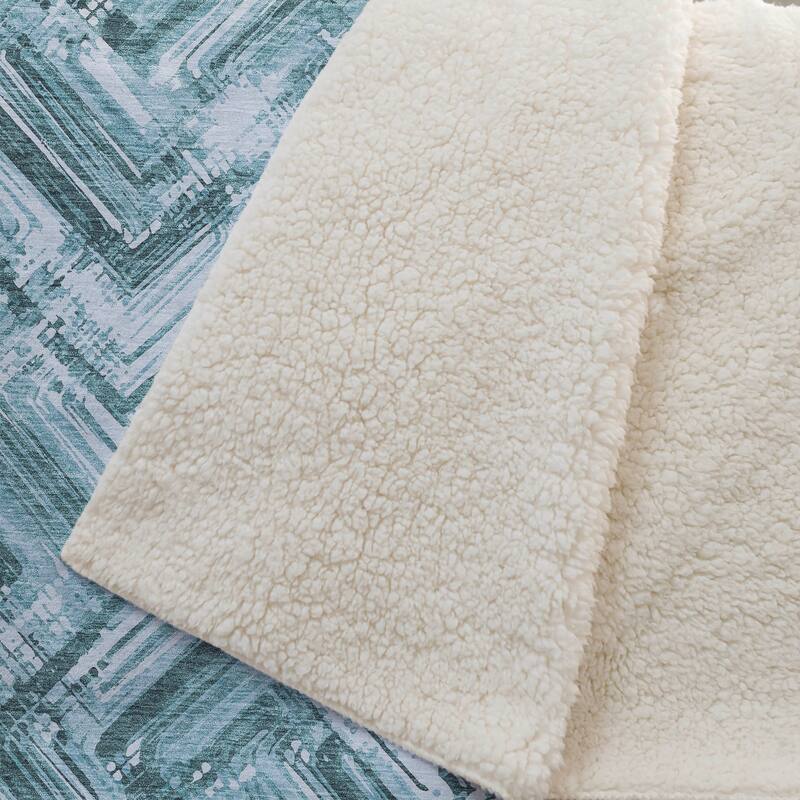 Premium Machine Washable Modern Chevron Sherpa Throw Blanket