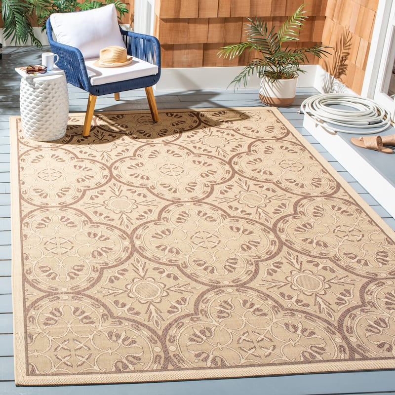 SAFAVIEH Courtyard Scarlett Quatrefoil Indoor/ Outdoor Waterproof Patio Backyard Rug - Cream/Light Chocolate - 6'7" x 9'6"