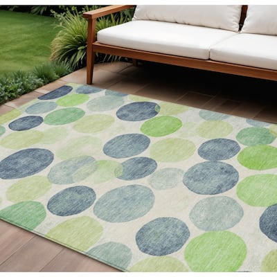 HomeRoots Geometric Transitional Rectangle Outdoor Rug