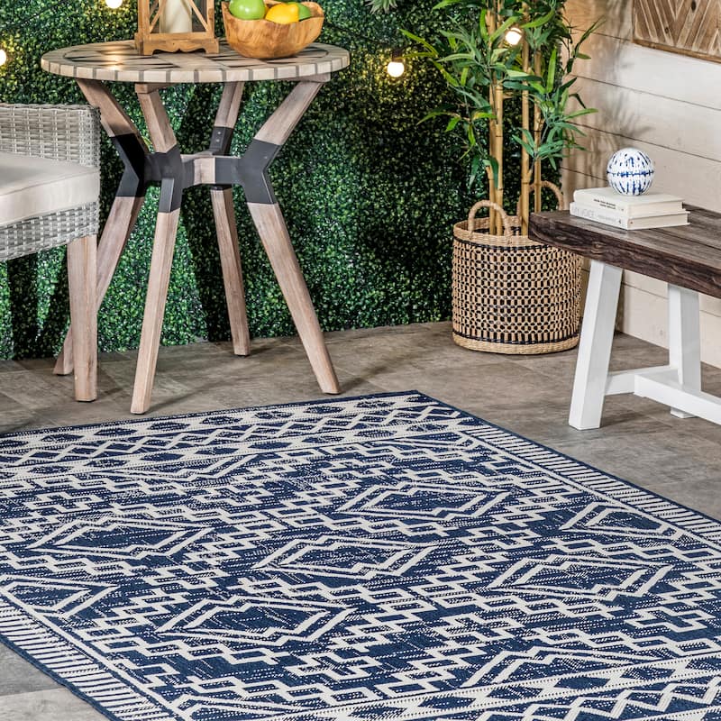 Nuloom Cari Moroccan Tribal Indoor/Outdoor Area Rug