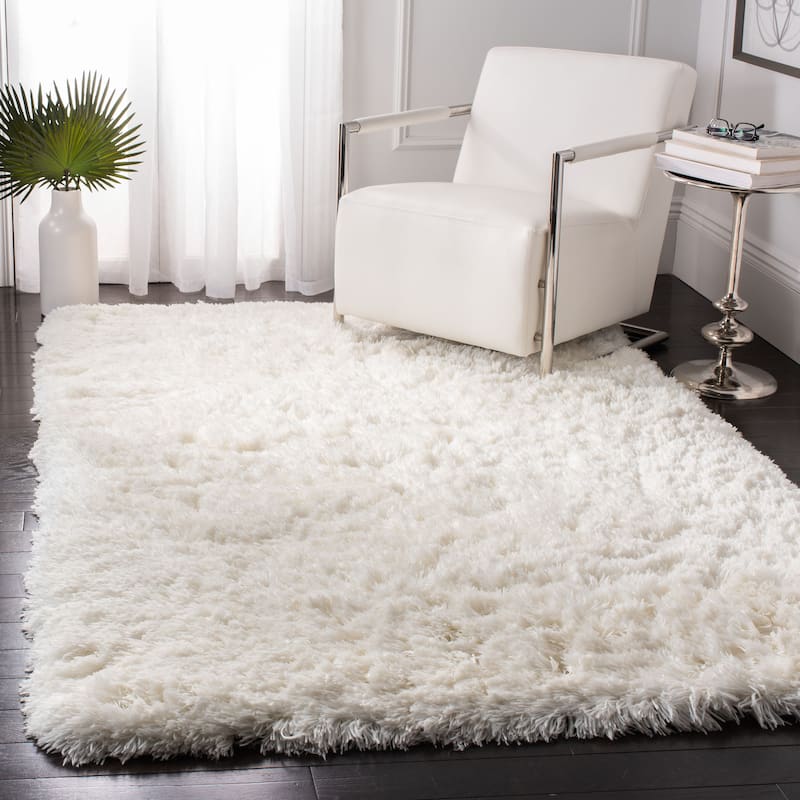 SAFAVIEH Handmade Arctic Shag Guenevere 3-inch Extra Thick Rug - 2'3" x 3'9" - Ivory