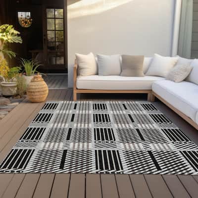 Machine Washable Indoor/ Outdoor Geometric Stripe Chantille Rug