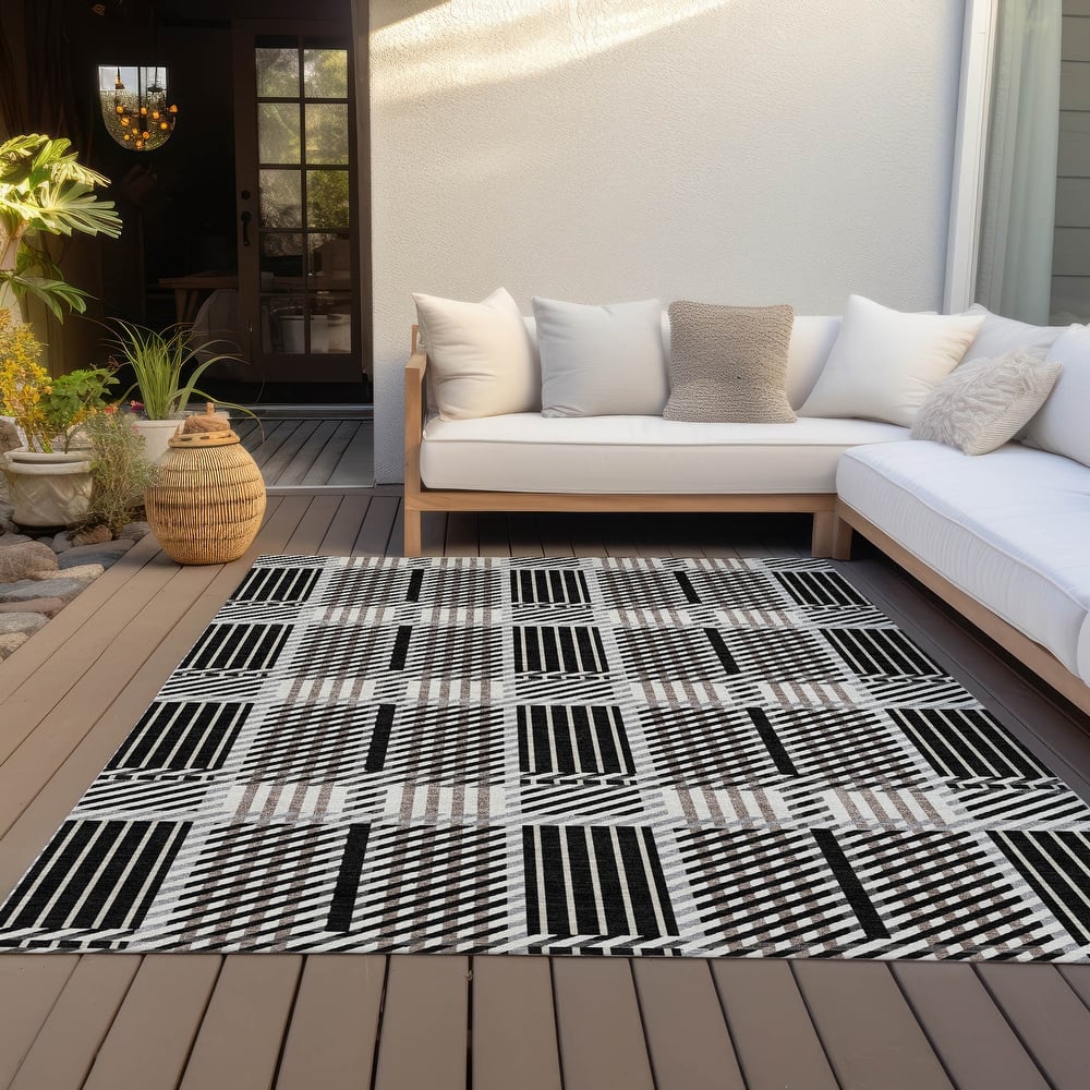 Machine Washable Indoor/ Outdoor Geometric Stripe Chantille Rug
