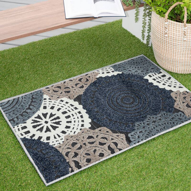 Cruise Bohemian & Eclectic Geometric Indoor/Outdoor Area Rug