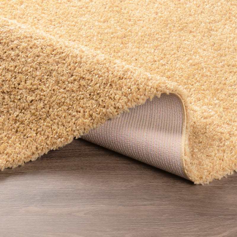 Artistic Weavers Dawsen Solid Plush Area Rug
