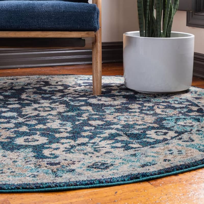 Traditional Koakburg Collection Area Rug