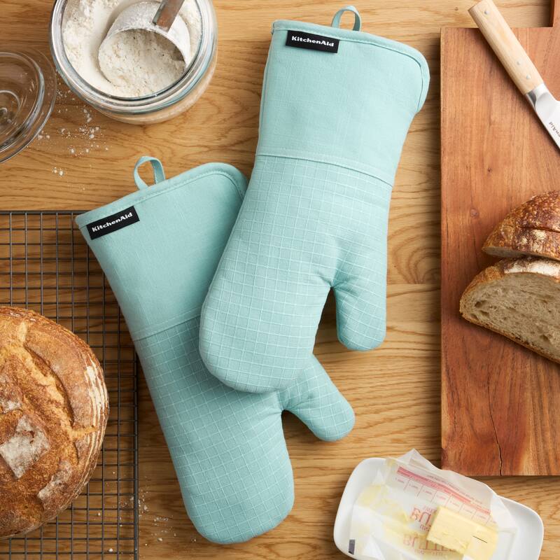 KITCHENAID Gourmet Series Gridlines Oven Mitts 2-Pack Set, Heat Resistant up to 600°F, Soft Silicone Grip, Magnetic Cuff