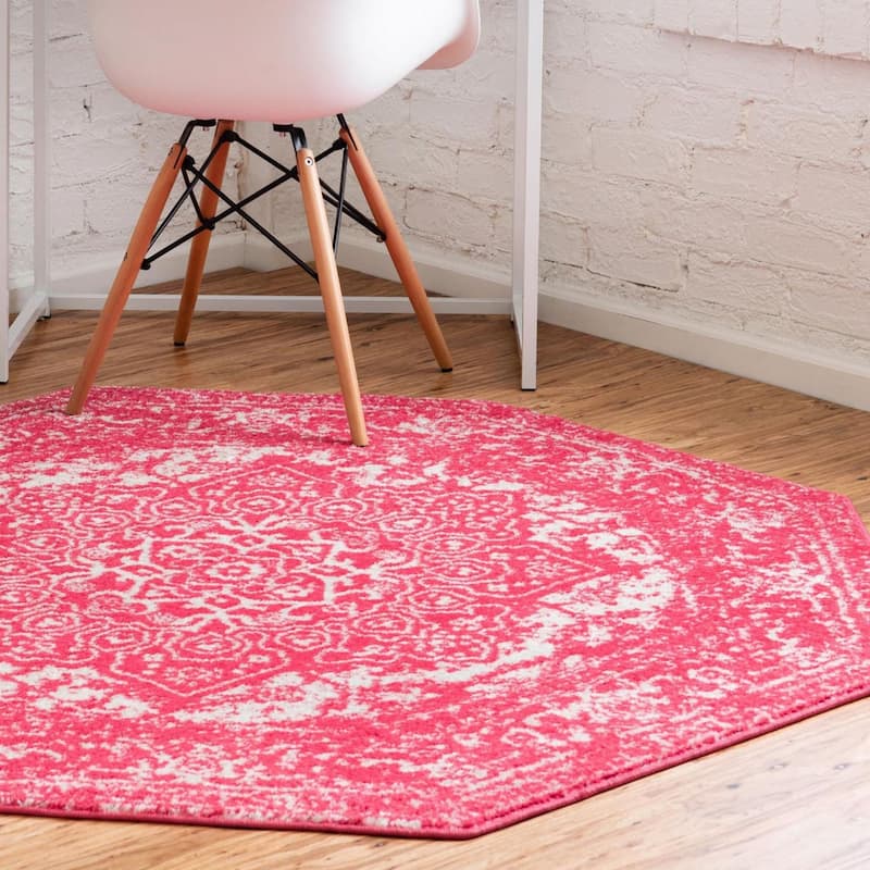 Traditional Brenda Collection Area Rug