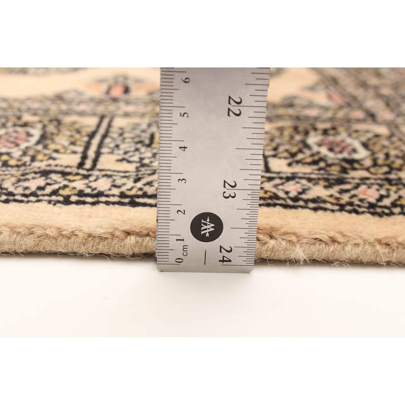 ECARPETGALLERY Hand-knotted Peshawar Bokhara Beige Wool Rug - 3'2 x 5'7