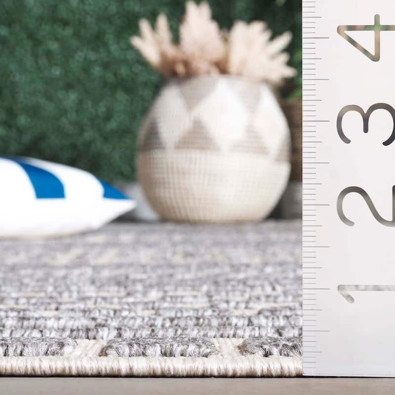 SAFAVIEH Milos Rosabelle Casual Rug