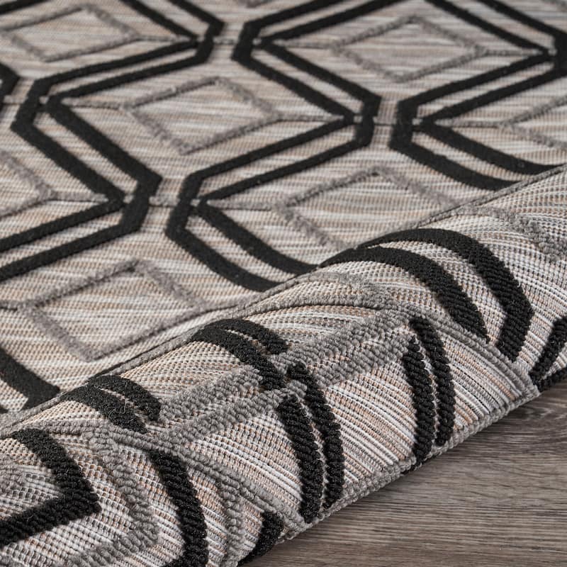 Reter Contemporary Geometric Performance Indoor/Outdoor Area Rug by Sevita