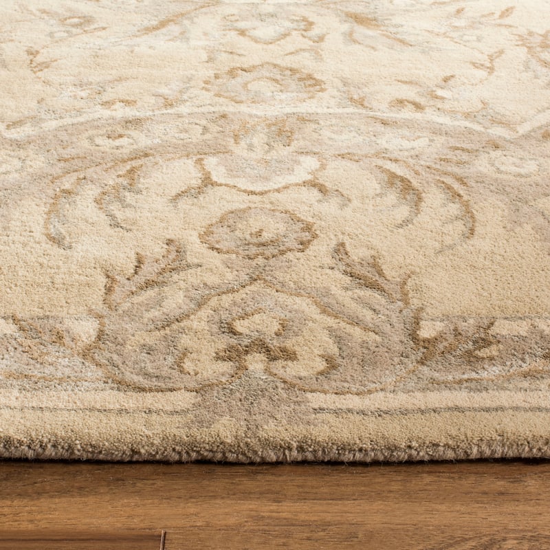 SAFAVIEH Handmade Savonnerie Dasia Traditional Oriental Wool Rug
